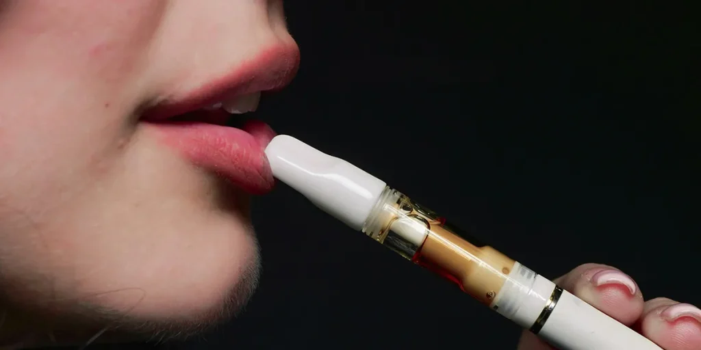 a girl ready to smoke vape
